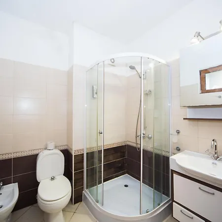 Lovely 2 Bedrooms Flat - 1st Line 로제넷츠