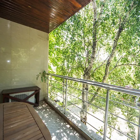 Lovely 2 Bedrooms Flat - 1st Line * 로제넷츠