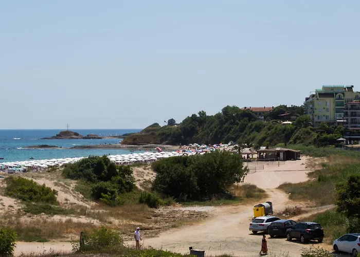 Lovely 2 Bedrooms Flat - 1st Line דירה לוזנטס