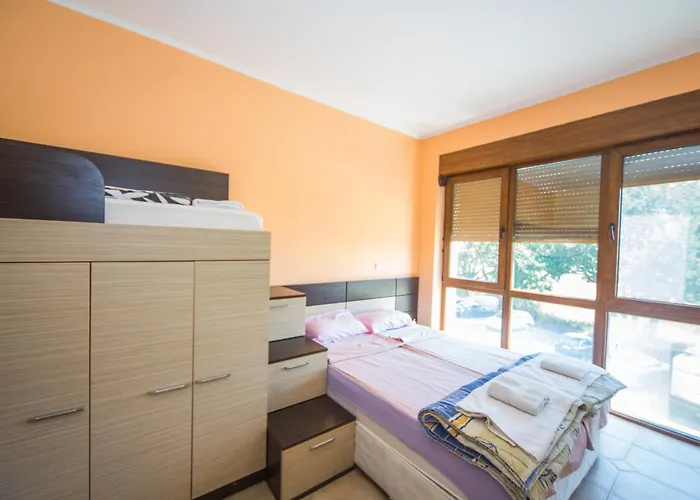 Lovely 2 Bedrooms Flat - 1st Line לוזנטס
