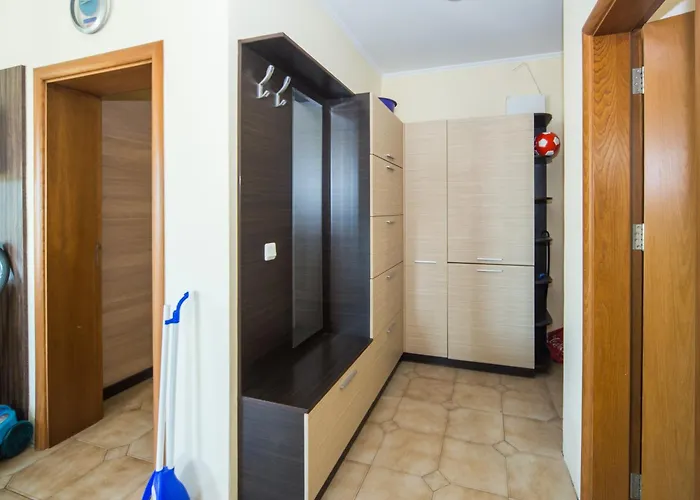 Lovely 2 Bedrooms Flat - 1st Line דירה *