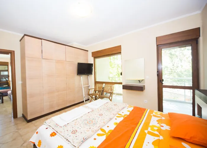 דירה Lovely 2 Bedrooms Flat - 1st Line *