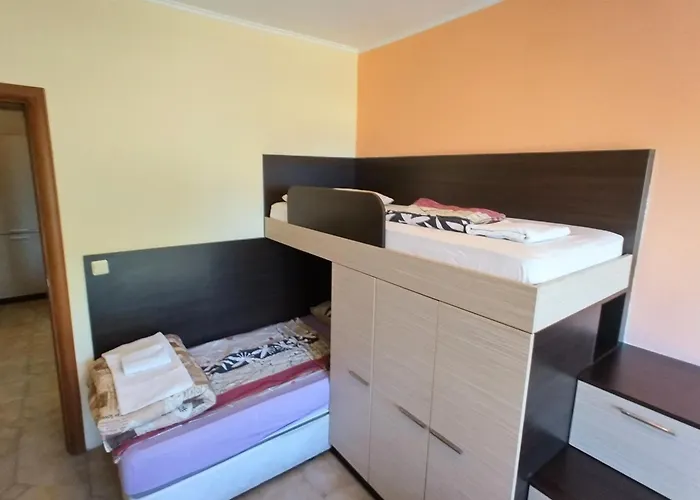 Lovely 2 Bedrooms Flat - 1st Line דירה *